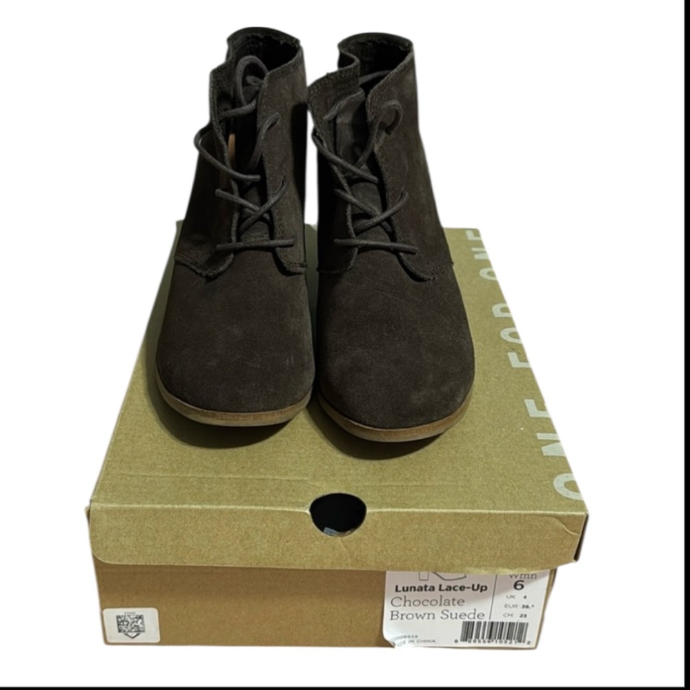 Toms Lunata lace-up chocolate suede boots size 6